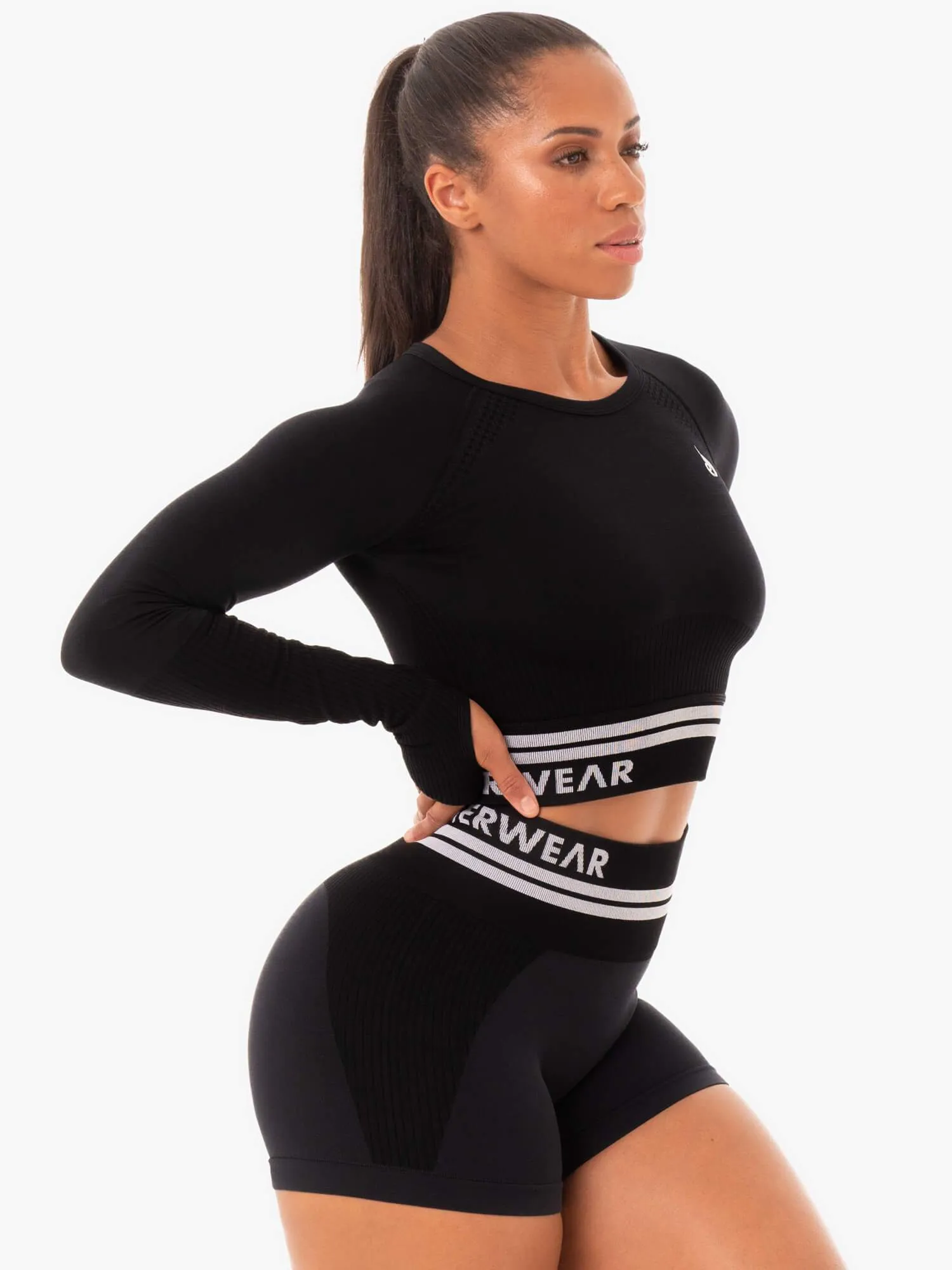 Freestyle Seamless Long Sleeve Crop - Black