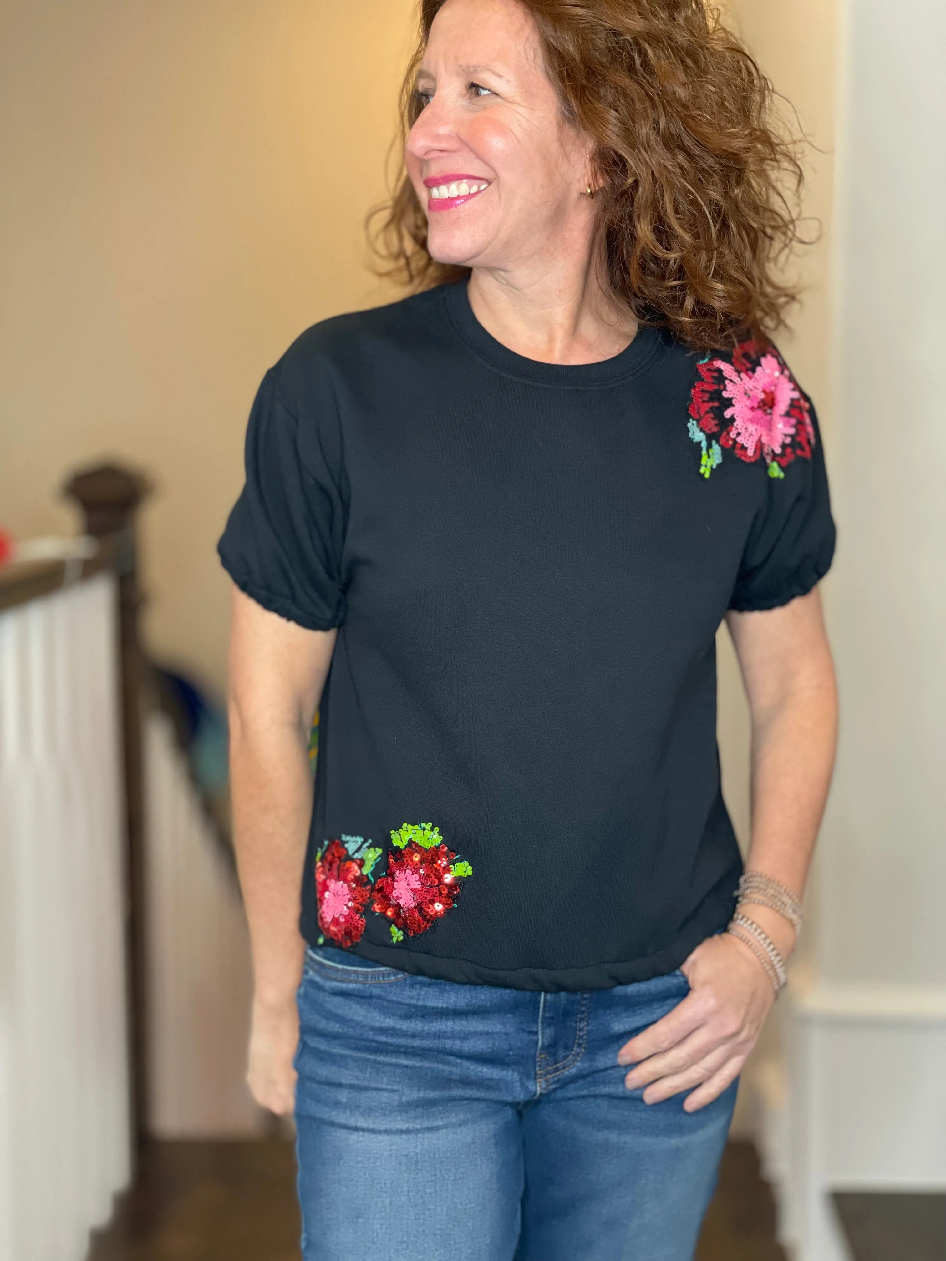 Short Sleeve Sweatshirt w/Rose Applique